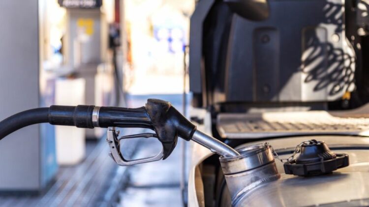 Los transportistas franceses piden que el gobierno tome medidas por el precio del gasóleo