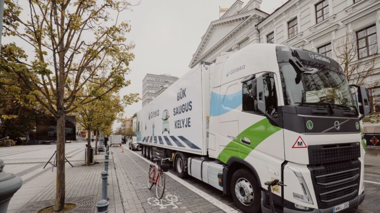 Girteka continúa su campaña “Sea seguro en la carretera” para fortalecer la conciencia sobre seguridad vial