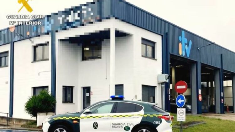 4 detenidos y 10 investigados por supuestas inspecciones fraudulentas a 44 vehículos en una ITV de Cantabria