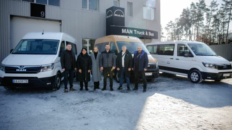 MAN dona cuatro MAN TGE para el transporte escolar en Ucrania