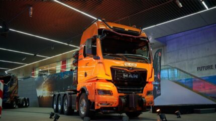 MAN entra con fuerza en la categoría reina del transporte con el MAN TGX 41.640 8x4/4