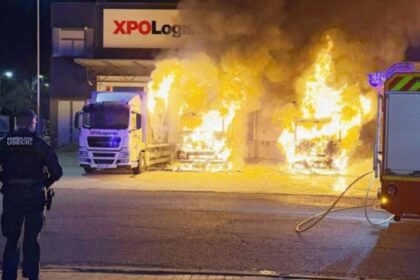 Arden seis camiones en el Centro de Transportes de Benavente