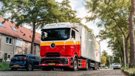 Simon Loos hace un pedido de 75 camiones eléctricos Mercedes-Benz eActros 600