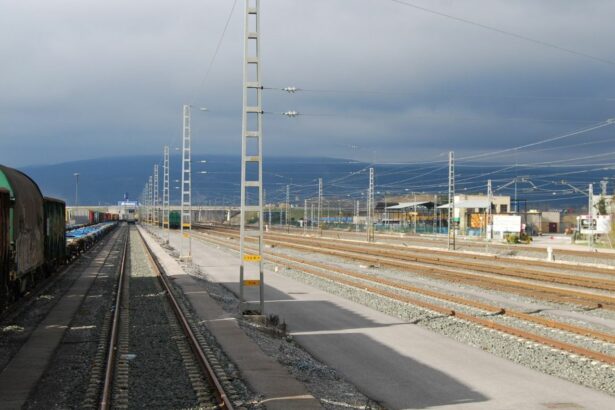 Transportes licita la explotación de la terminal de transporte de mercancías de Júndiz