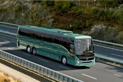 El nuevo autocar eléctrico de Volvo se estrena en la empresa sueca Vy flygbussarna