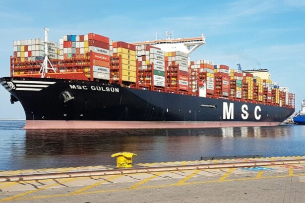 Buques portacontenedores de MSC atacados por Irán mientras intentan abandonar el Golfo