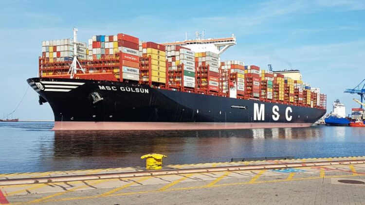 Buques portacontenedores de MSC atacados por Irán mientras intentan abandonar el Golfo