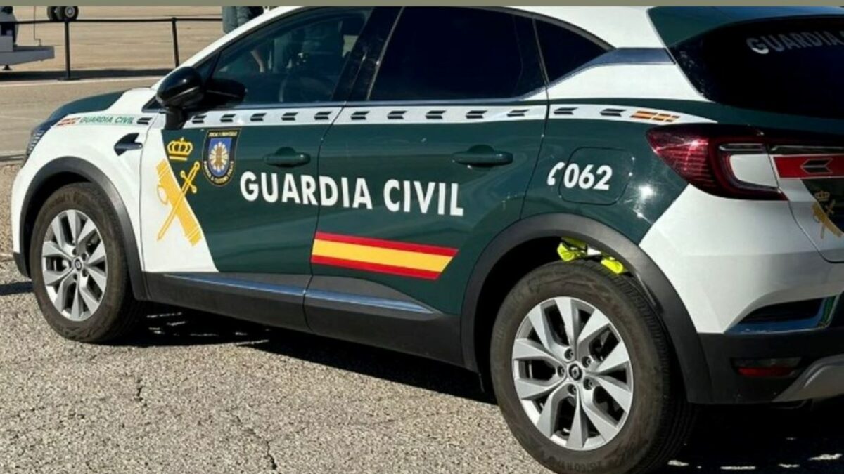 Buscan a un camionero que tras volcar su camión se dió a la fuga