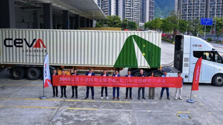CEVA Logistics y Lenovo realizan un transporte con un camión eléctrico a lo largo del corredor China-Kazajistán