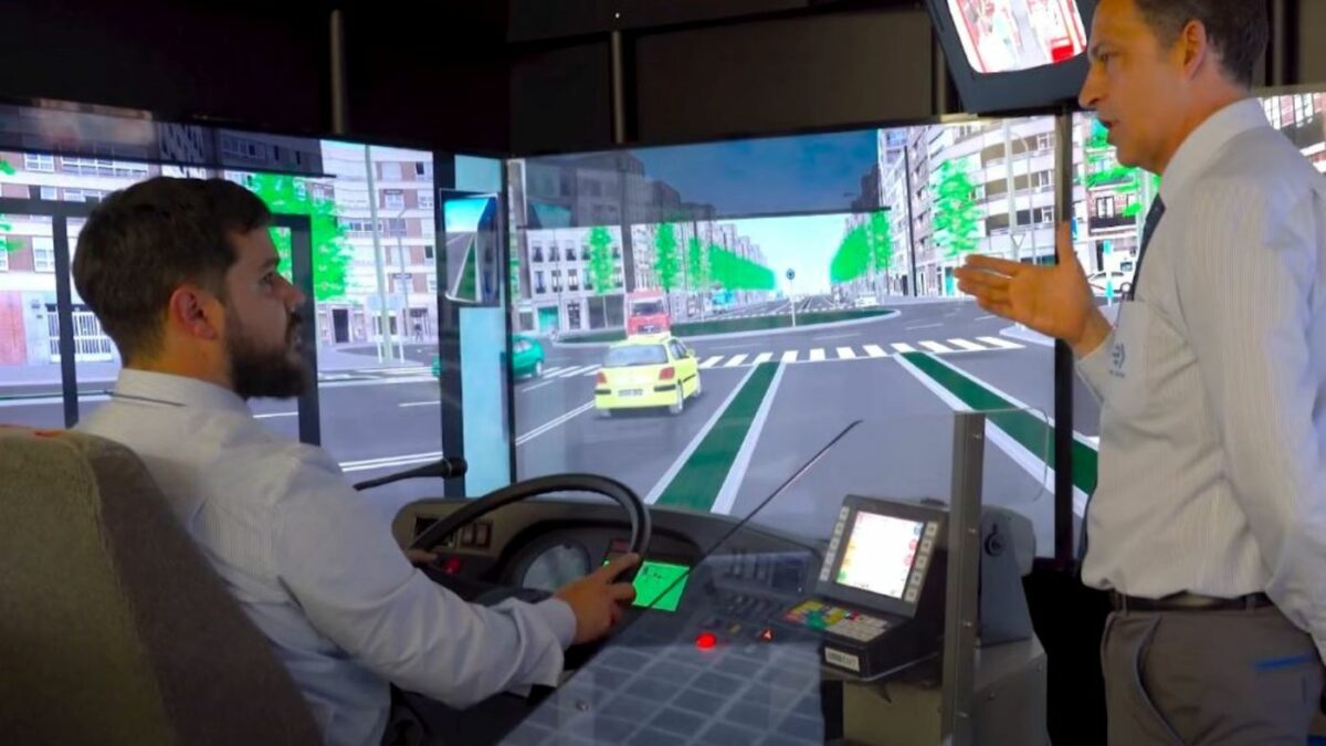 Los simuladores de EMT Madrid ya han formado a 6.638 conductores