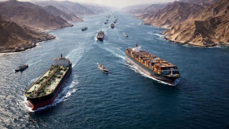 La interrupción en el Estrecho de Ormuz agrava la presión económica mundial en el comercio