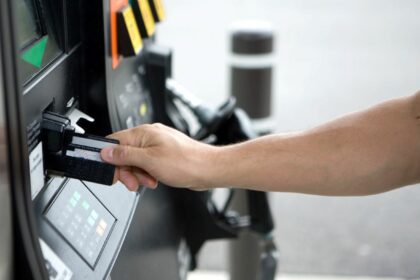 Fenadismer denuncia problemas en los reavales para incrementar el riesgo de las tarjetas de gasóleo