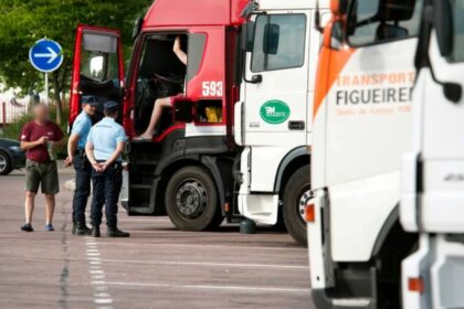 Francia prohíbe el cabotaje a tres empresas de transporte de mercancías extrajeras