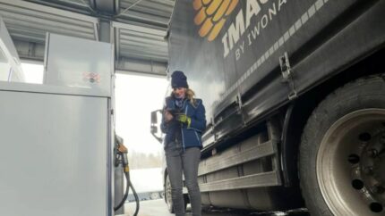 La camionera polaca Iwona Blecharczyk de Polonia a España en camión