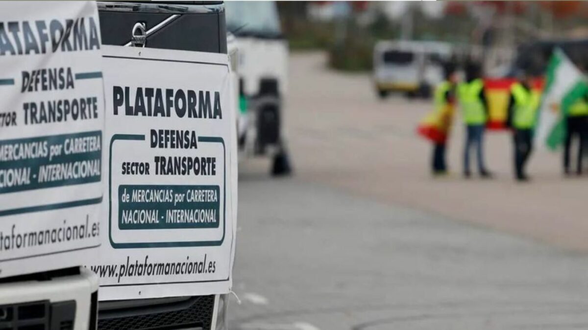 La Plataforma en Defensa del Sector del Transporte plantea un posible paro de transportistas