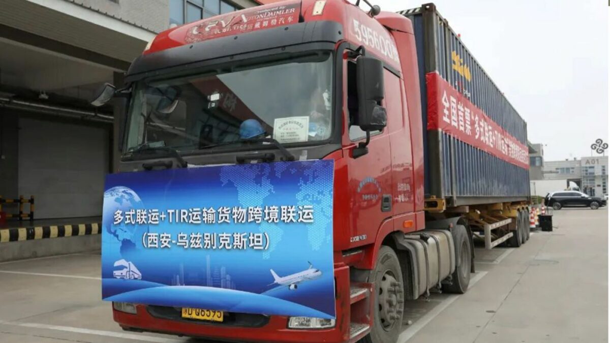China realiza su primer envío intermodal TIR