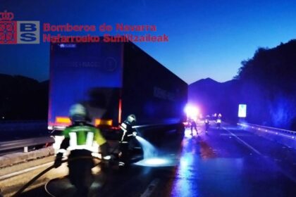 Un herido en la colisión entre dos camiones en la A-15