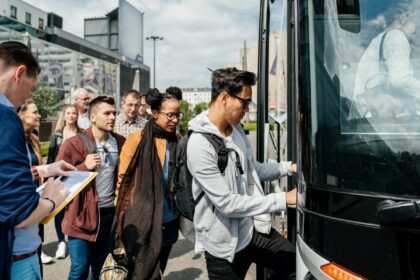 Organizaciones civiles piden inversiones inmediatas en transporte público ante la crisis del petróleo