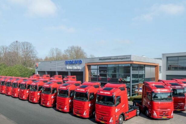 Baks Logistiek incorpora a su flota 36 camiones Volvo FH Aero