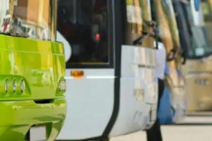 Anetra y Fenadismer acusan a Renfe de trilerismo en un inexistente apoyo del sector a su filial de autobuses