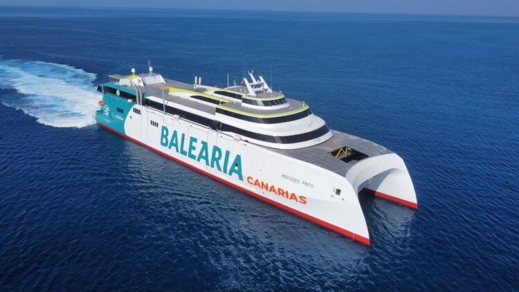 Baleària Canarias refuerza en verano la conectividad en las islas con 12 barcos