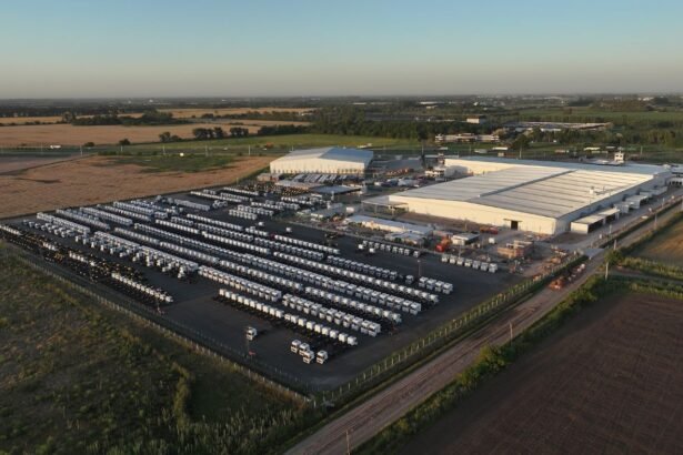 Daimler Truck inaugura una nueva fábrica de camiones y autobuses en Argentina