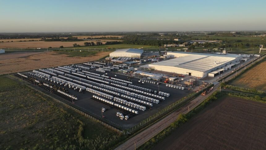Daimler Truck inaugura una nueva fábrica de camiones y autobuses en Argentina