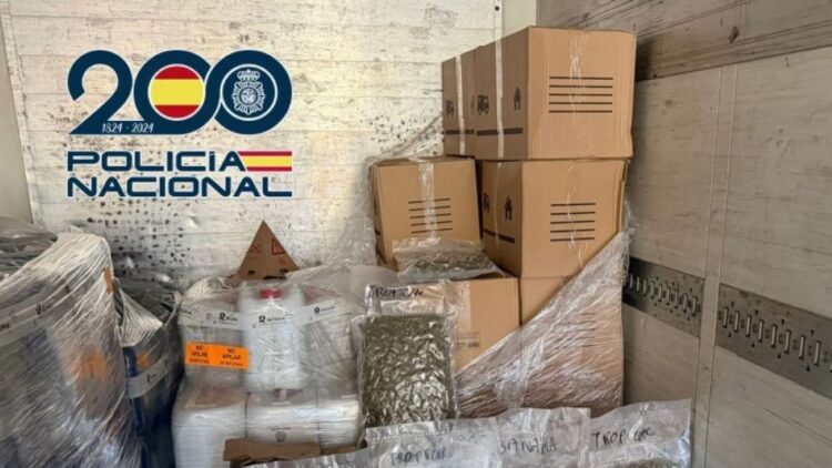Detenido en la A-92 un camionero con 100 kilos de marihuana