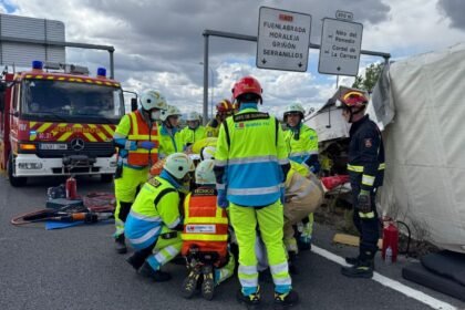 Herido un camionero tras volcar su vehículo en la M-407