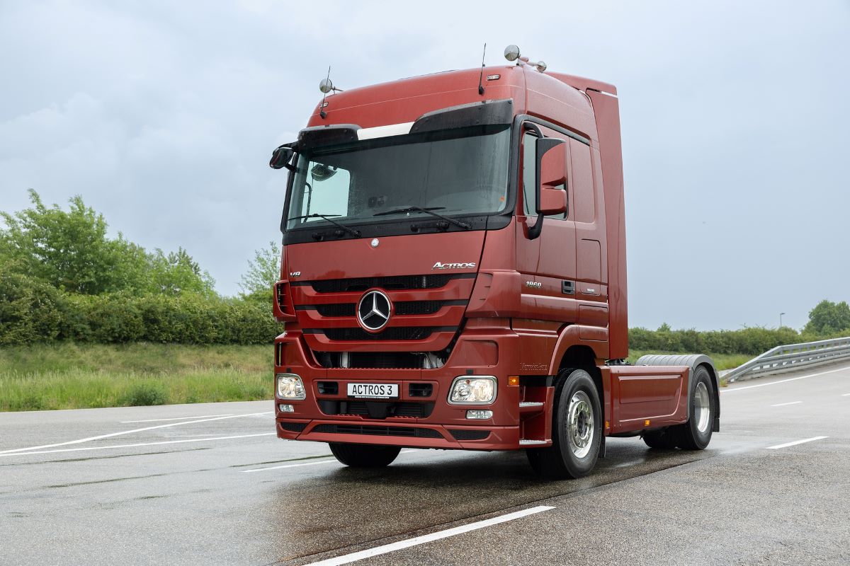 MERCEDESBENZACTROS3
