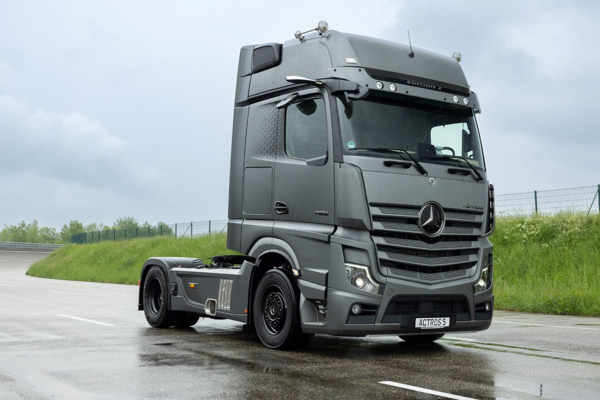 MERCEDESBENZACTROS5