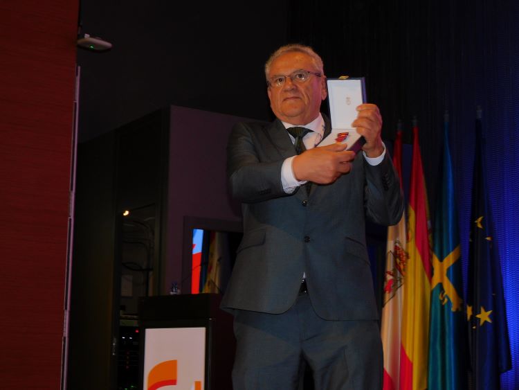 Ovidio de la Roza expresidente de CETM y presidente de ASETRA CETM Asturias