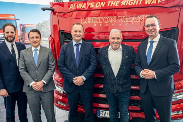 La empresa de transportes Révész Group recibe en Hungría su camión DAF número 1.500