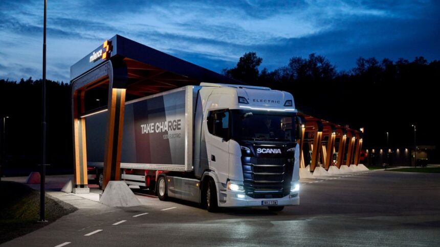 Scania presenta el nódulo de batería bajo cabina y el sistema de carga Megawatt