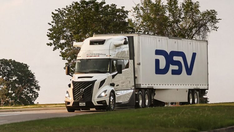 Volvo Autonomous Solutions y DSV realizan transporte de mercancías con un camión autónomo en Texas