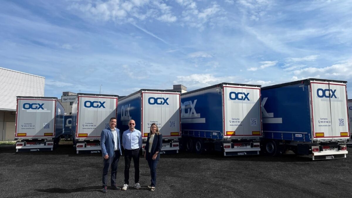 40 semirremolques de lona S.CS de Schmitz Cargobull para la flota de Onsella Global