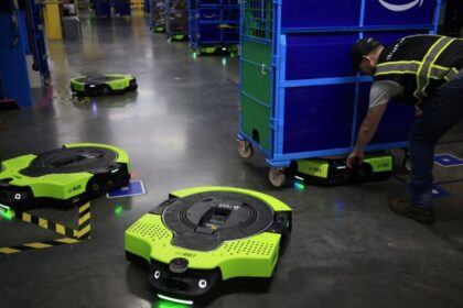 Inversión millonaria de Amazon en robotizar sus almacenes europeos y creación de miles de empleos