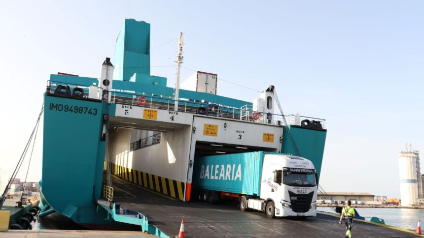Baleària transporta más de 8,3 millones de metros lineales de mercancías con un 12% menos de emisiones