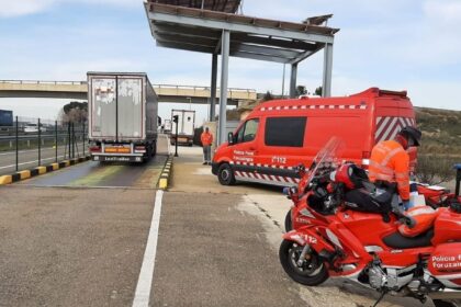 Detenidos 2 camioneros por utilizar ilegalmente la tarjeta del tacógrafo
