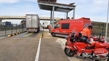 Detenidos 2 camioneros por utilizar ilegalmente la tarjeta del tacógrafo