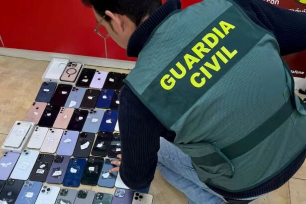Detenidos 6 trabajadores de una empresa de paquetería por el robo de teléfonos móviles