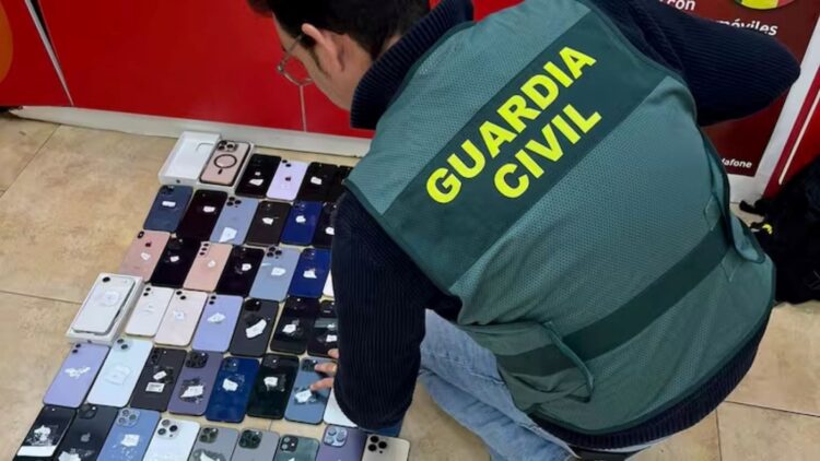 Detenidos 6 trabajadores de una empresa de paquetería por el robo de teléfonos móviles