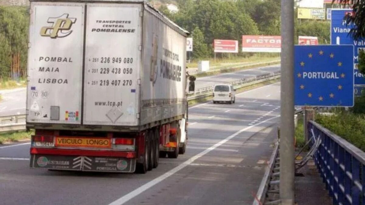 Fenadismer denuncia a Portugal por el IVA de los peajes a los transportistas españoles. Foto de archivo Fenadismer denuncia a Portugal por el IVA de los peajes a los transportistas españoles