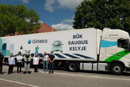 Grupo Girteka comienza con su caravana el recorrido por pueblos y ciudades de Lituania
