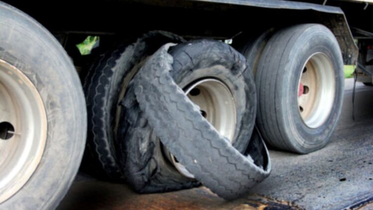 Los transportistas a favor de controlar el desgaste de los neumáticos