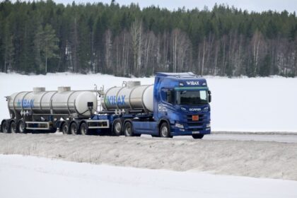 La empresa de transportes Wibax compra 105 camiones eléctricos Scania