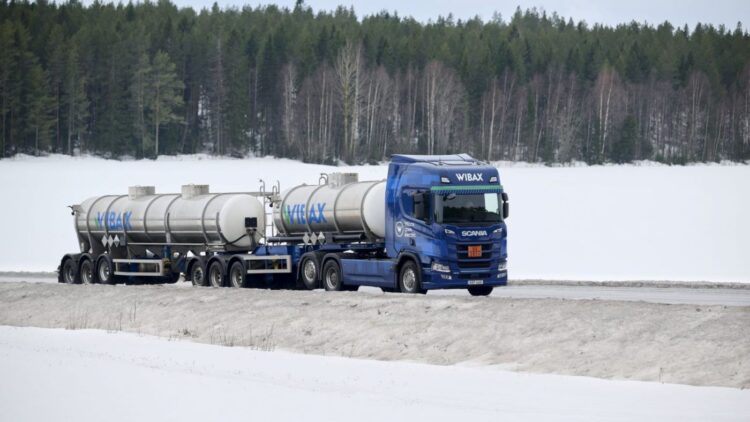 La empresa de transportes Wibax compra 105 camiones eléctricos Scania