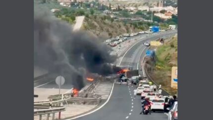 Reabierta parcialmente la A-92 en Alfacar tras el accidente entre dos camiones