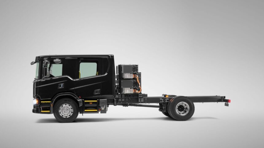 Scania presenta el CrewCab eléctrico para operaciones de bomberos, aeropuertos y rescate civil