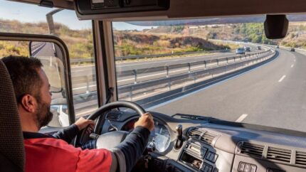 Transportes convoca nuevas ayudas para la formación en el transporte por carretera